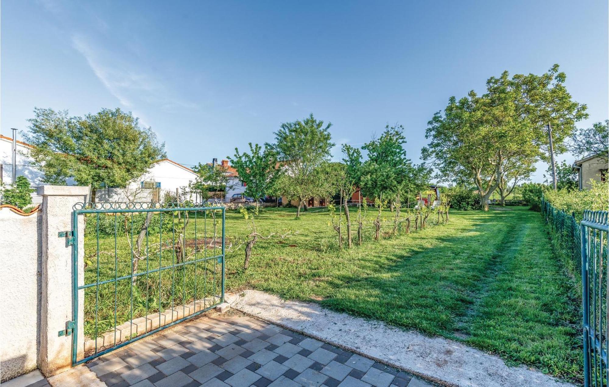 1 Bedroom Pet Friendly Home In Šišan Exterior foto